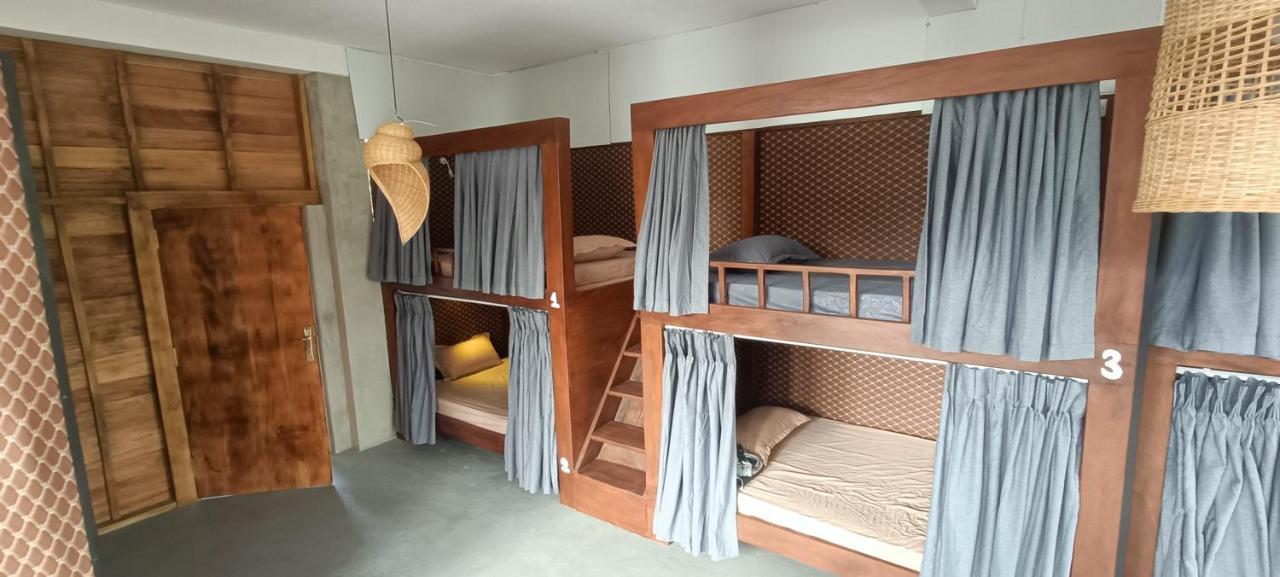 Yasis Surf Lodge Mirissa Eksteriør bilde